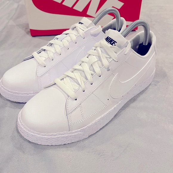 NEW Nike Blazer Low LE - Picture 5 of 7